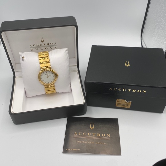 Bulova Accutron diamond accent sapphire crystal Swiss quartz watch - Picture 4 of 10